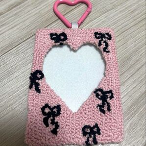 トレカケース 刺繍 タフティング B8 リボン ピンク キーホルダー 推し