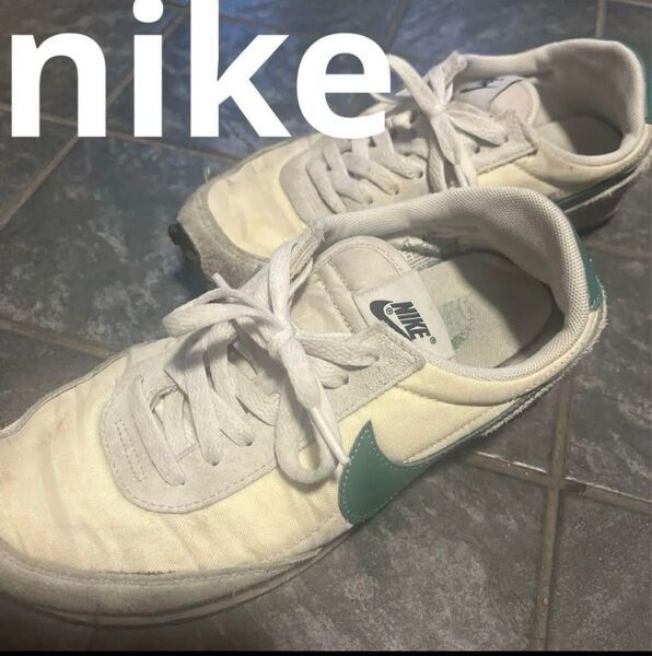 NIKE スニーカー 24.5 緑 グリーン