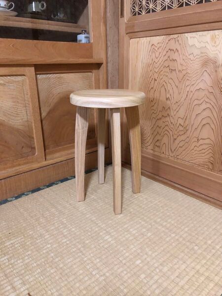1192【訳あり】建具屋一筋58年のおじいちゃんの手作りスツール、イス☆けやき ハンドメイド 椅子