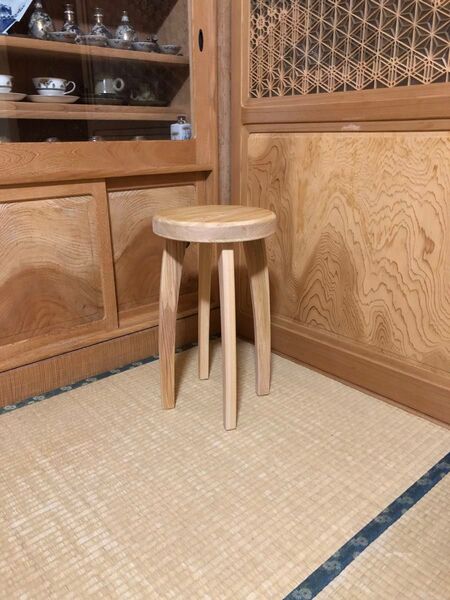 1211建具屋一筋58年のおじいちゃんの手作りスツール、イス☆けやき 無垢材 けやき 花台 店舗什器