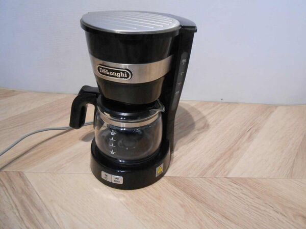 DeLonghi デロンギ コーヒーメーカー ブラック
