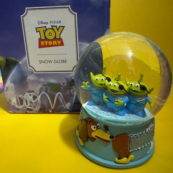 トイストーリー スノーグローブ ディズニーストア 箱あり ピクサー グリーンメン エイリアン PIXAR