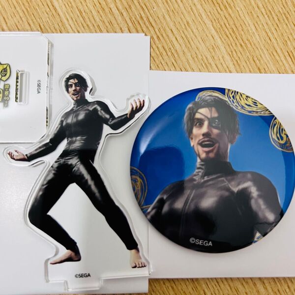 龍が如く8外伝 アクスタ&缶バッジ コレクションA ボディスーツ 真島吾郎 匿名配送 24時間以内発送
