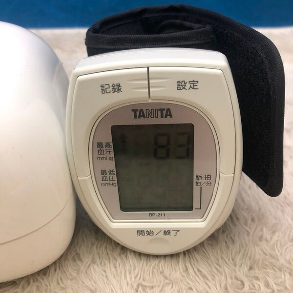TANITA 手首式血圧計 BP-211 ホワイト