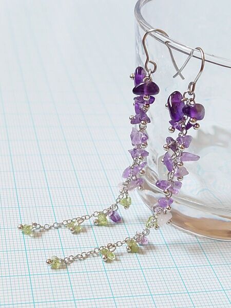天然石アメジストさざれの藤の花ピアス アレルギー対応 サージカルステンレス316L シルバー1ペア フックピアス ハンドメイド