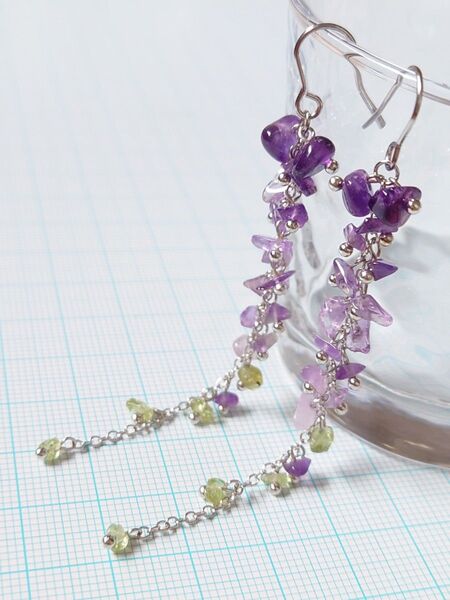 天然石アメジストさざれの藤の花ピアス アレルギー対応 サージカルステンレス316L シルバー1ペア フックピアス ハンドメイド
