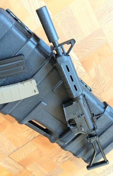 M4電動ガン/AEG/ガンケース付き