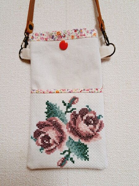 ハンドメイド ポーチ クロスステッチ 刺繍 薔薇 バッグ カバン スマホショルダー 小物入れ スマホケース