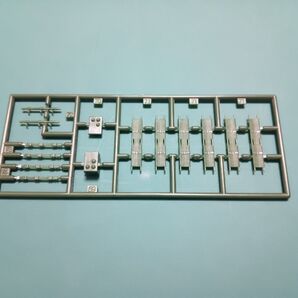 レベル 1/72 UH-1D SAR 部品 未組立