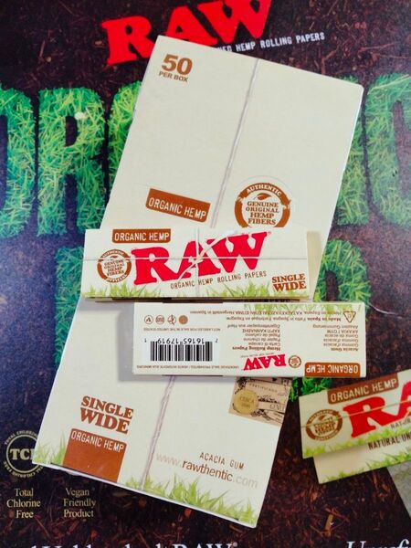 Raw オーガニックヘンプ 無漂白 極薄 ペーパー 50個 1箱 手巻き タバコ用 巻紙 ORGANIC HEMP