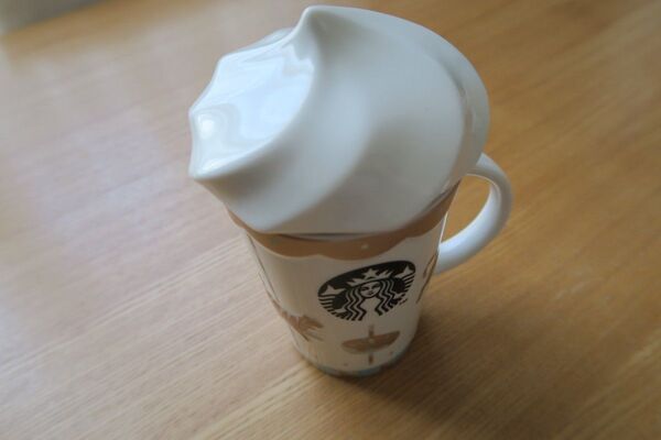 【新品】スターバックス★ホイップリッドマグカルーセル355ml★マグカップ 食器★フタ付き★スタバ STARBUCKS