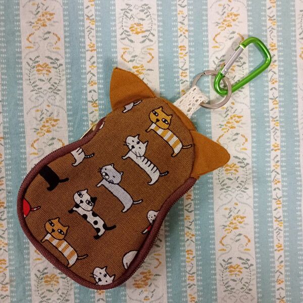 ハンドメイド キーケース スマートキーケース シュールな猫ちゃん