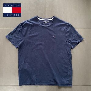 トミーヒルフィガー ワンポイント刺繍ロゴ スタンダード Tシャツ ネイビー XLサイズ
