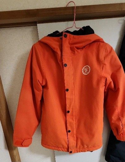 VOLCOM キッズスノーボードウェア オレンジ ジャケットSサイズ