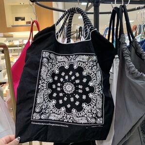 刺繍バッグ トートバッグ エコバッグ バンダナ柄 韓国 ナイロン ブラック M