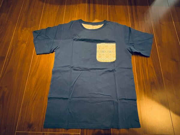 ディズニーストアー Disney ミッキー柄ポケット Tシャツ M ユニセックス