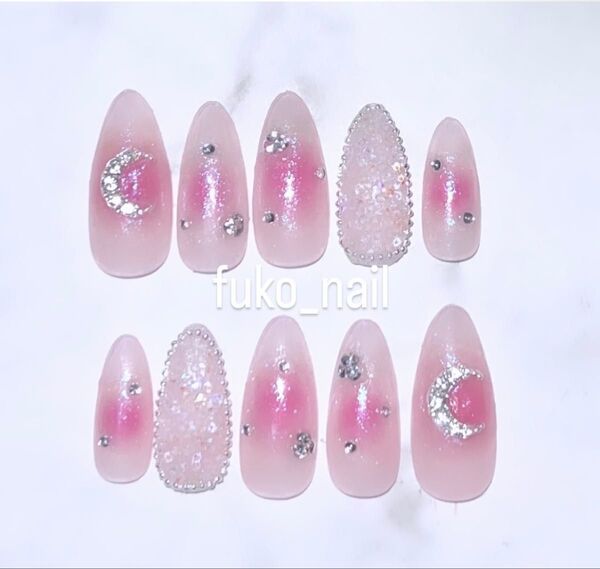 【現品/Mサイズ】チークネイルチップ ピクシーネイルチップ 月ネイル ムーン ピンクチークネイル ワンホンネイル
