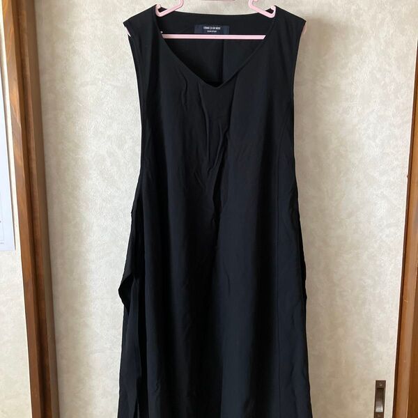コムサデモード 巻きジャンバースカート 黒 フリーサイズ エプロン 大きいサイズ 小さいサイズ