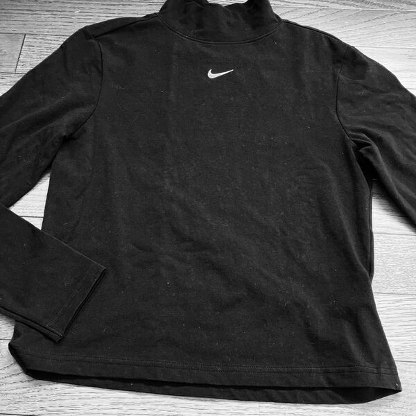NIKE ハイネック 薄め長袖トップス 黒 ブラック XL