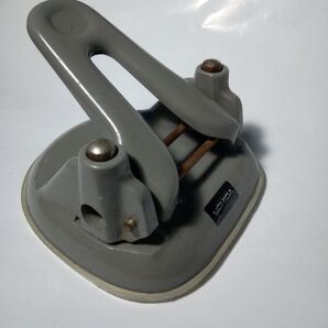 穴あけパンチ (オフィス用品)