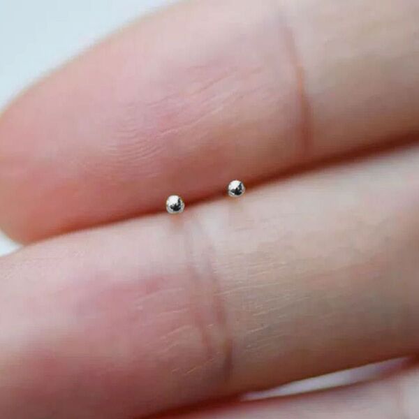 ピアス シンプル 豆 極小 1.5mm 小さい ミニ 仕事用 韓国 おしゃれ かわいい 華奢 サークル ボール アレルギーフリー