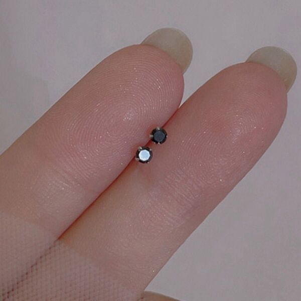 ピアス 一粒 キラキラ 3mm 小ぶり シルバー ブラック 小さめ 仕事用 ミニ プレゼント 韓国 シンプル メンズ レディース