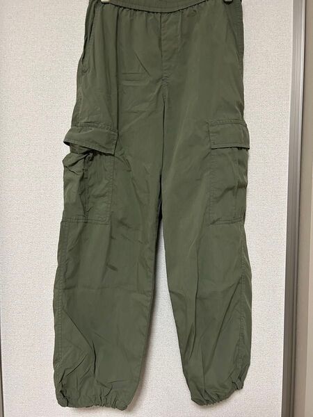 カーゴパンツ オリーブグリーン UNIQLO イージーカーゴパンツ