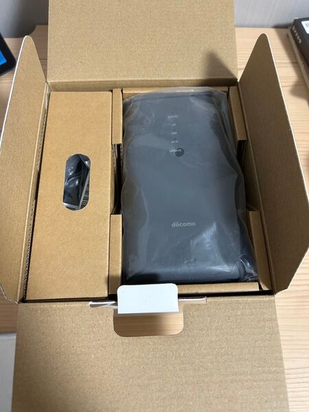 docomo HR02 5G/4G Wi-Fiルーター