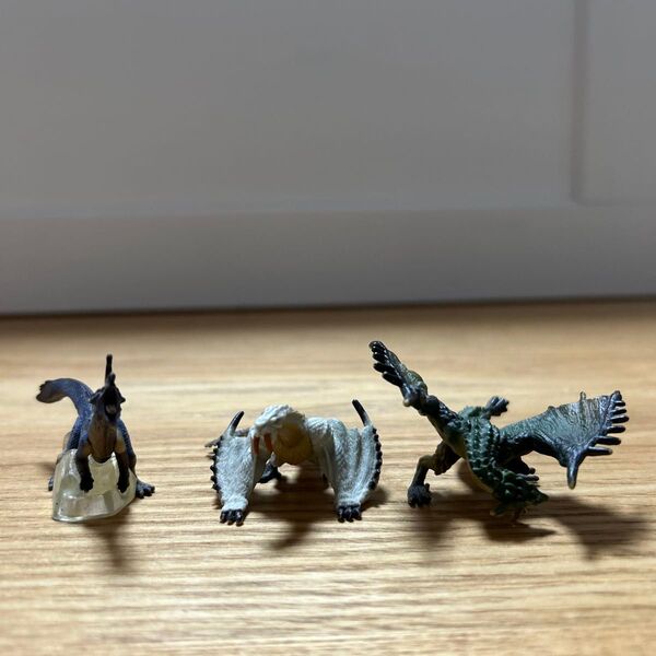 モンスターハンター モンスター図鑑X フィギュア ドスバキィ ベリオロス リオレイア 3体セット