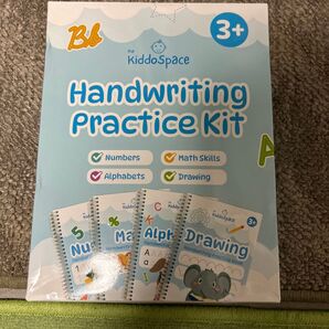 未使用 the kiddospace 算数、数字、アルファベット お絵描き 4冊 ポーチ 消えるペン本体4本 インクカートリッジ