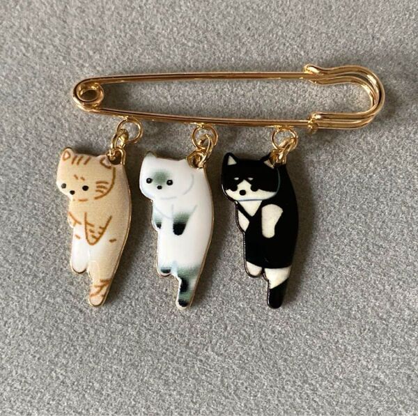 ネコ ブローチ 猫 カブトピン アクセサリー