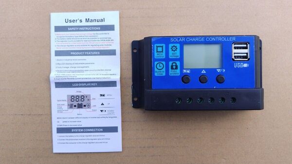PWM ソーラーチャージコントローラー 12V/24V 20A