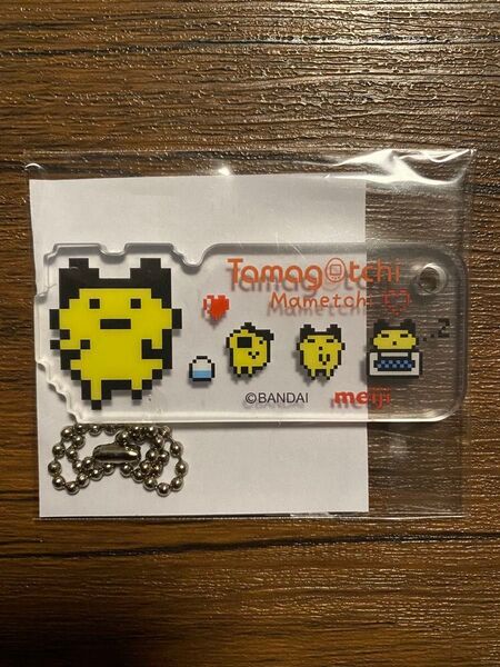 【新品未開封】明治 フルーツ いちご たまごっち 数量限定 コラボセット アクリルチャーム まめっち