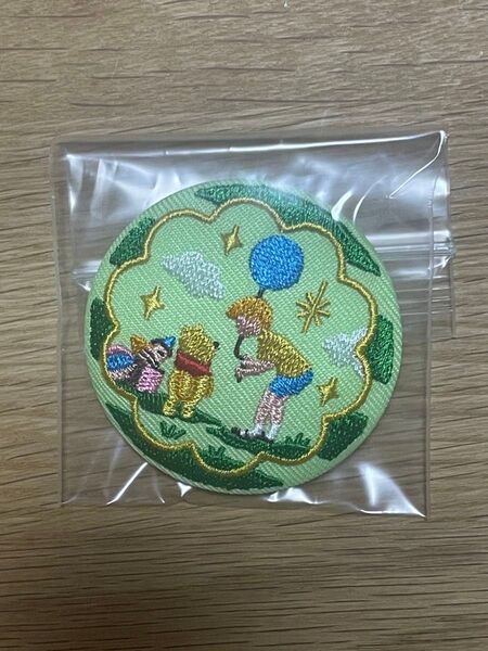 Disney Characters 刺繍缶バッジ くまのプーさん ディズニー プーさん
