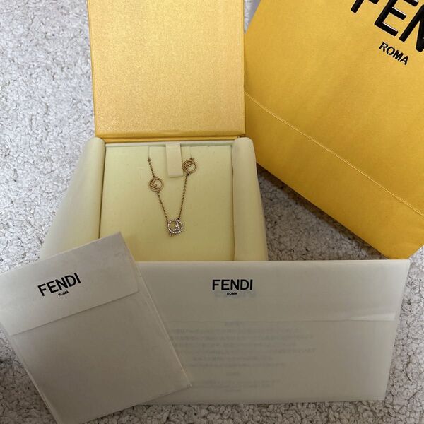 FENDI エフ イズ フェンディ ネックレス