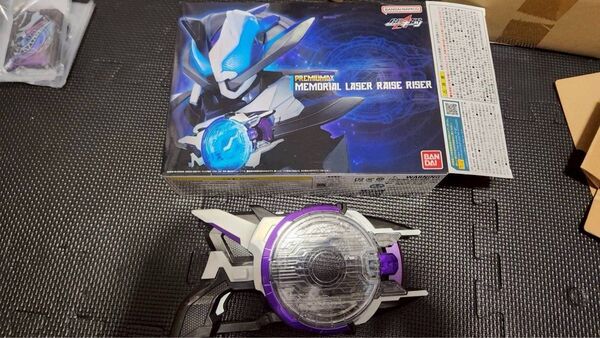 仮面ライダーギーツ DX メモリアルレーザーレイズライザー DXレイズライザーベルト ハイスペックベルト帯&レイズバックルホルダー