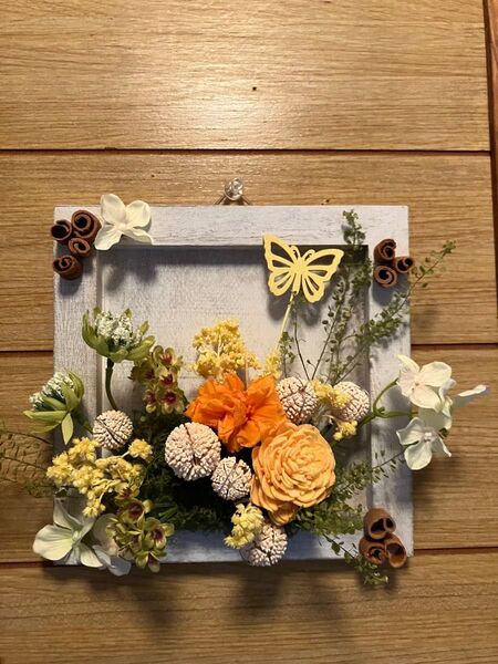 ドライフラワーと木の実の壁飾り ハンドメイド