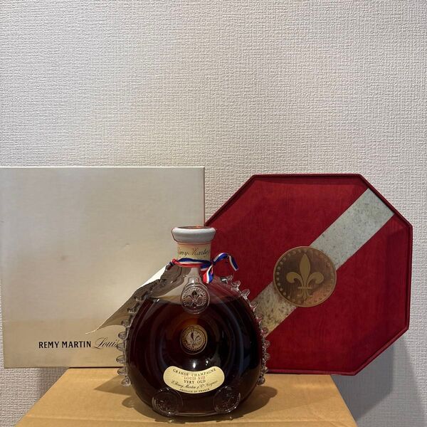 美品 レミーマルタン ルイ13世 箱、替え栓、冊子付き コニャック 未開封 REMY MARTIN ブランデー