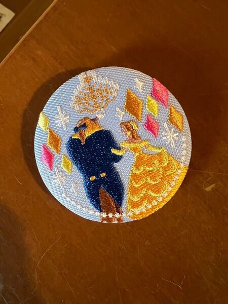 ディズニー刺繍缶バッジ