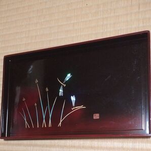 螺鈿細工のお盆 トンボの絵柄