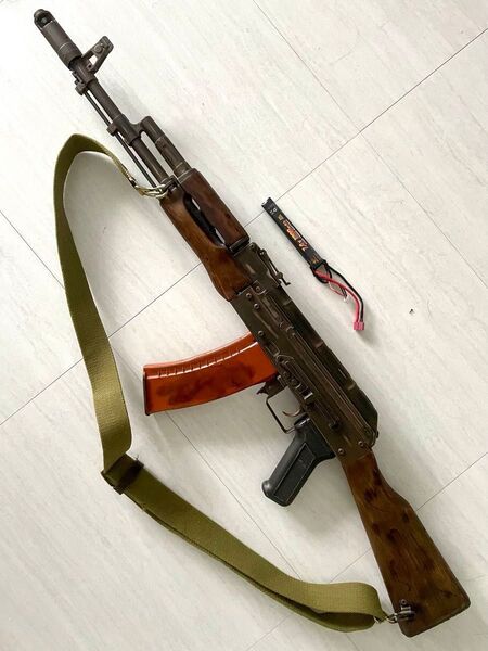 エアソフト97カスタム★94m/s☆APS AK74 リアルウッド BATTLE WORN ver. 電動ブローバック オマケ付き