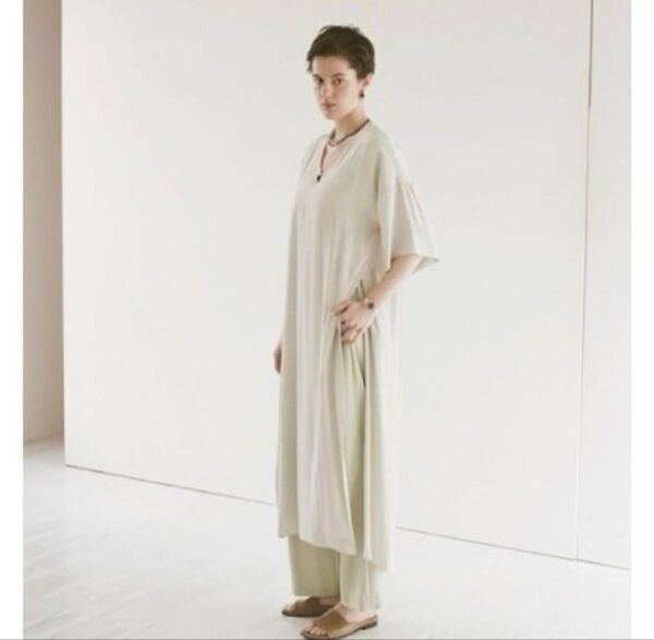 CLANE クラネ DOT JACQUARD OVER SLIT OP
