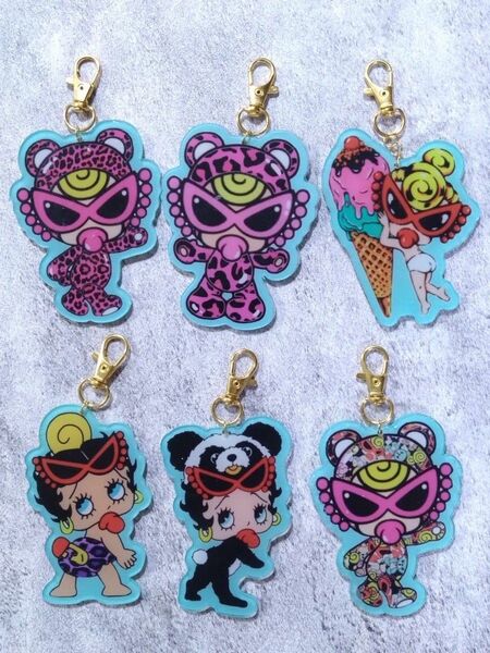 アクリルキーホルダー