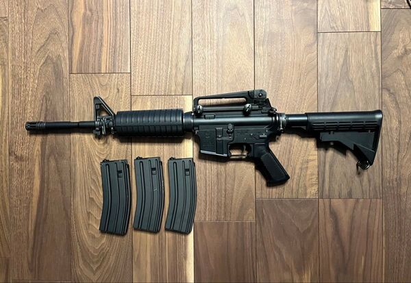 東京マルイ 次世代電動ガン M4A1 マガジン3本付