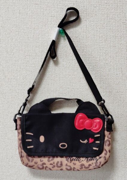 HELLO KITTY ヒョウ柄 財布兼ポーチ カード入れ付 ハローキティ プレミアム3wayショルダー