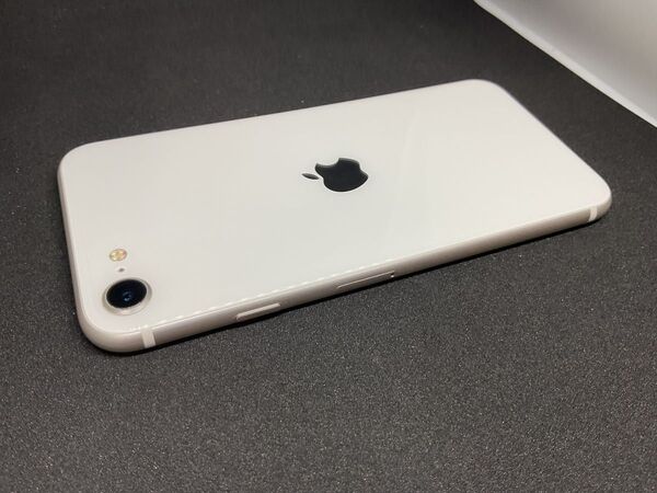 【美品・SIMフリー】iPhone SE 第3世代 128GB ホワイト(スターライト)付属品あり