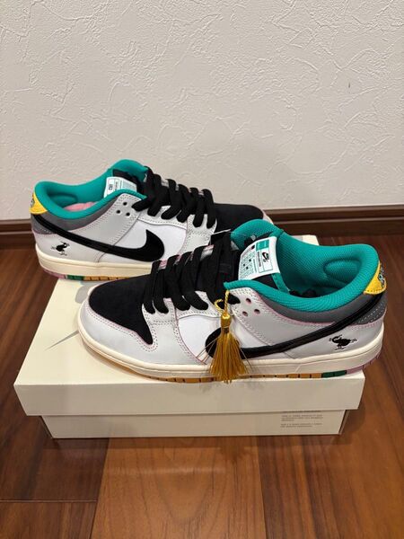 CSEF × Nike SB Dunk Low Pro QS "White and Black"