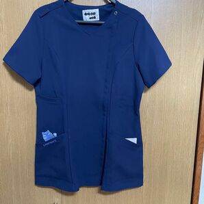 アンフェミア 医療用スクラブ 前開き ネイビー