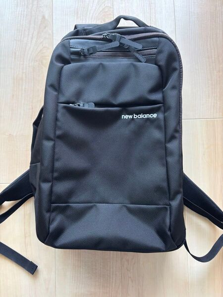 【美品】ニューバランス バックパック リュックサック ビジネスリュック 無地