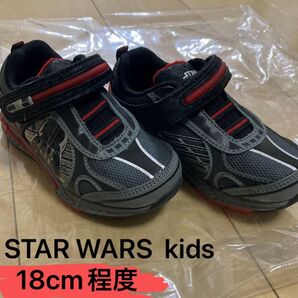 美品 光る スターウォーズ スニーカー 18cm程度 ダースベイダー キッズ 男の子